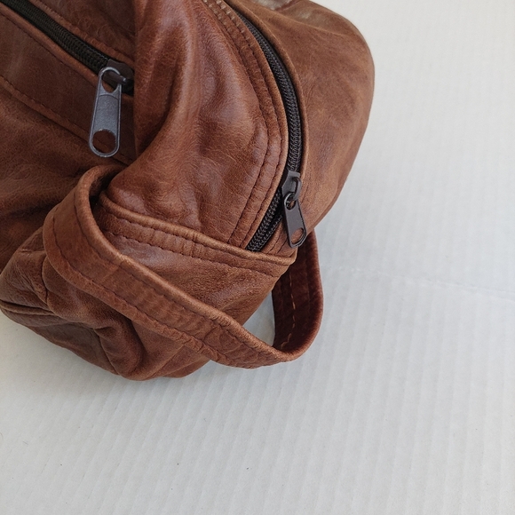 Leather Toiletry Bag - Picture 2 of 4